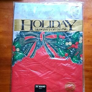 Sunweave "Holiday designs for Dining" 70"Round Christmas tablecloth